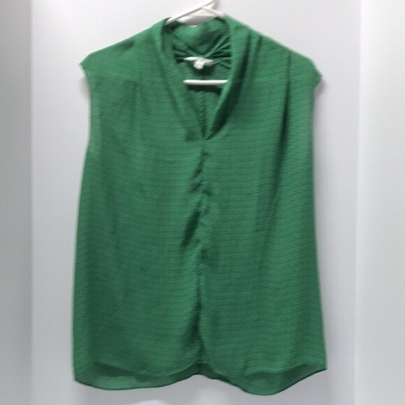 CAbi #124 Printed Business Blouse in Kelly Green - Picture 3 of 16